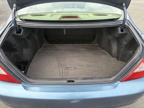 Used 2004 Toyota Camry LE image 13