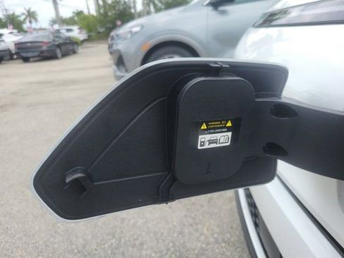 Certified 2025 Hyundai Kona SEL FWD image 8