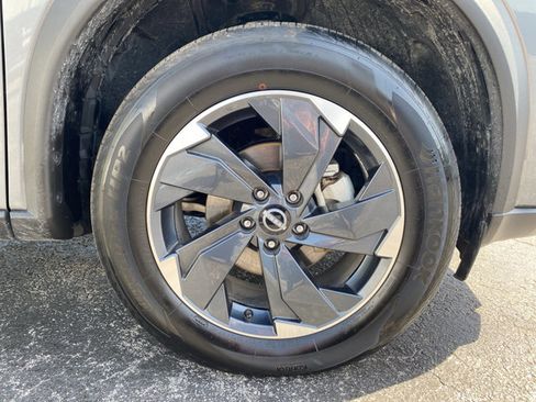 Certified 2026 Nissan Rogue SV AWD/4WD image 10