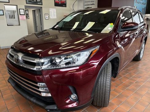 Used 2019 Toyota Highlander Limited FWD image 8