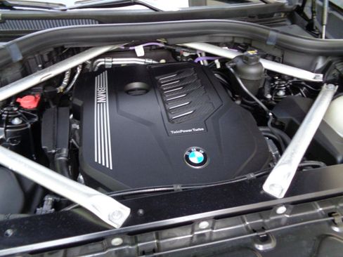 Used 2022 BMW X5 xDrive40i AWD/4WD image 18
