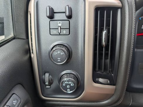 Used 2017 GMC Sierra 2500 Denali AWD/4WD image 21