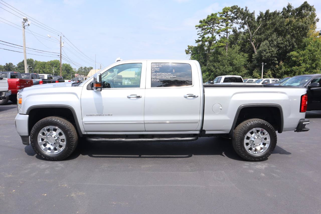 Used 2018 GMC Sierra 2500 Denali w/ Duramax Plus Package AWD/4WD image 6