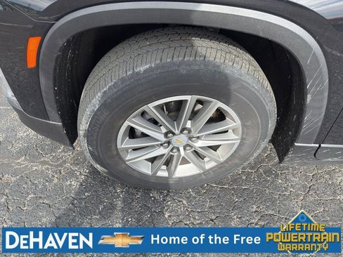Used 2023 Chevrolet Traverse LT FWD image 10