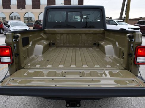 New 2026 Jeep Gladiator Sport image 9