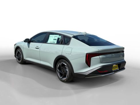 New 2026 Kia K4 EX image 3
