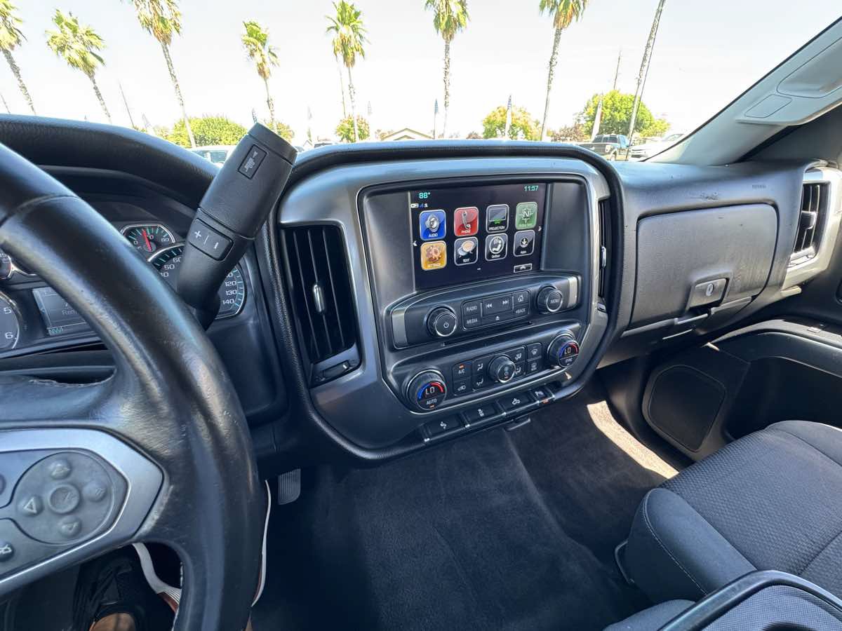 Used 2018 Chevrolet Silverado 1500 LT w/ All Star Edition AWD/4WD image 27
