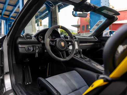Certified 2025 Porsche 718 Boxster Spyder RS RWD image 4