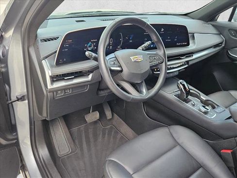 Used 2025 Cadillac XT4 Premium Luxury image 10