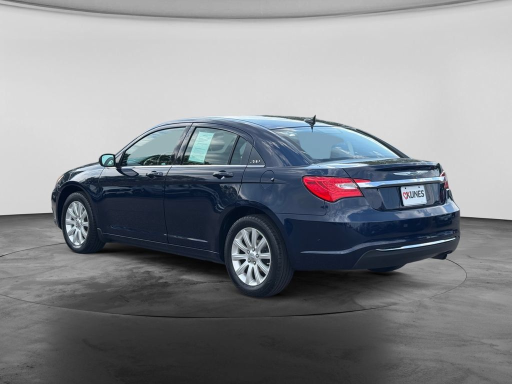 Used 2013 Chrysler 200 Touring FWD image 7