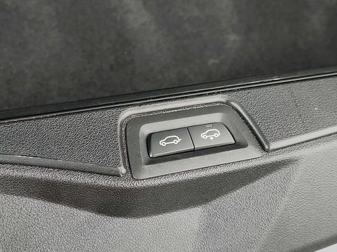 Used 2025 BMW X5 xDrive50e image 30