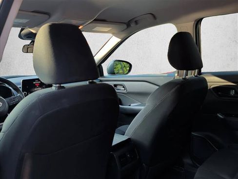 Used 2024 Nissan Rogue S AWD/4WD image 19