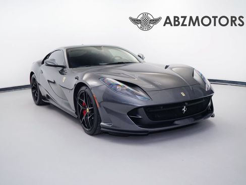 Used 2019 Ferrari 812 Superfast RWD image 1