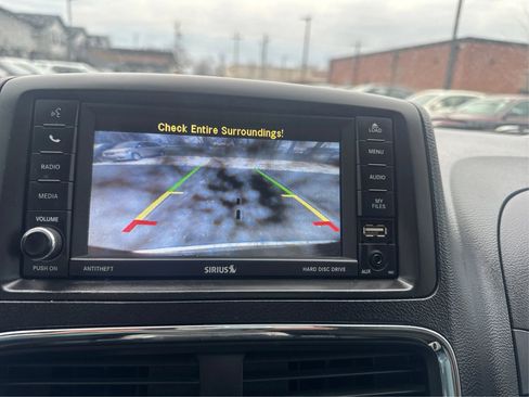 Used 2012 Dodge Grand Caravan SXT w/ UConnect Hands-Free Group FWD image 27