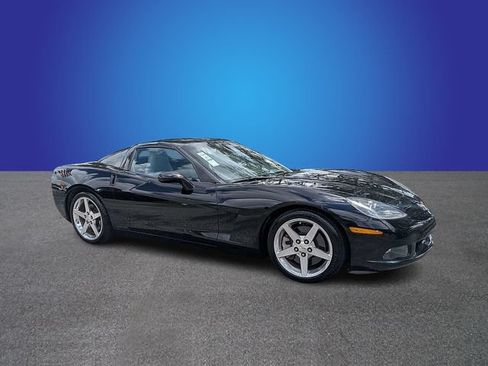 Used 2005 Chevrolet Corvette Coupe w/ Preferred Equipment Group RWD image 7