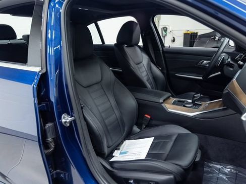 Used 2019 BMW 330i xDrive Sedan w/ Premium Package AWD/4WD image 25