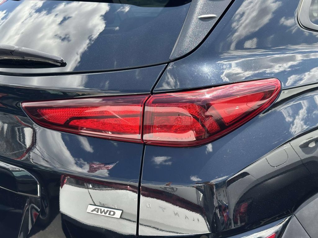 Certified 2023 Hyundai Kona SEL AWD/4WD image 9