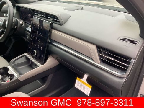 Used 2025 GMC Terrain Elevation AWD/4WD image 28