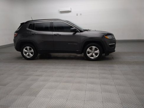 Used 2018 Jeep Compass Latitude w/ Popular Equipment Group FWD image 11