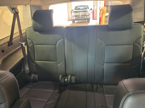 Used 2019 Chevrolet Suburban LT AWD/4WD image 33