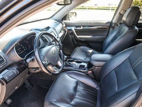Used 2014 Kia Sorento LX w/ Premium Package FWD image 16