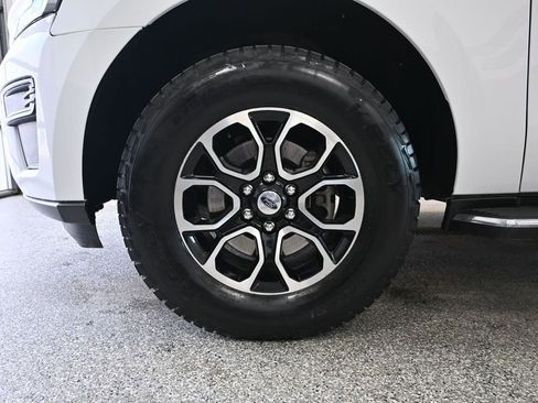 Used 2022 Ford Expedition Max XLT AWD/4WD image 16