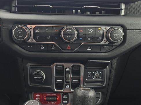 New 2026 Jeep Wrangler Unlimited Rubicon image 27