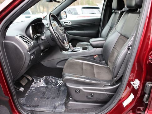 Used 2020 Jeep Grand Cherokee Altitude image 17