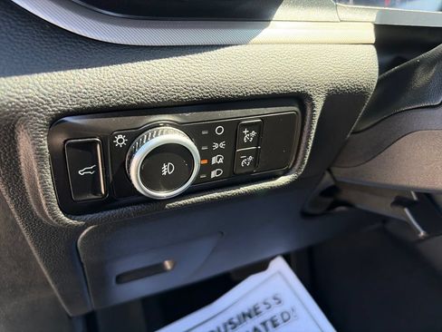 Used 2023 Ford Explorer XLT w/ Equipment Group 202A AWD/4WD image 17