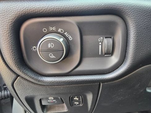 Used 2020 RAM 1500 Big Horn w/ Built-to-serve Edition AWD/4WD image 11