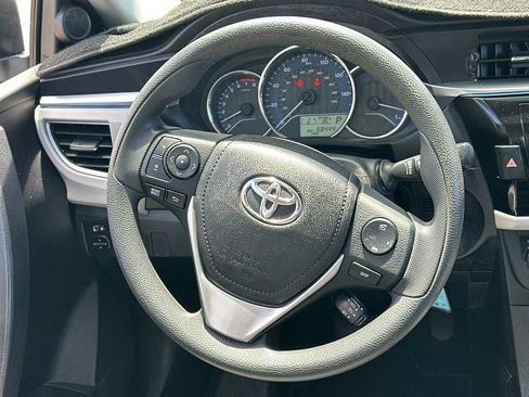 Used 2016 Toyota Corolla LE FWD image 17