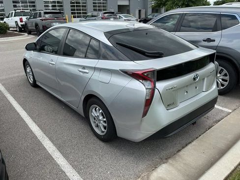 Used 2016 Toyota Prius Two FWD image 14