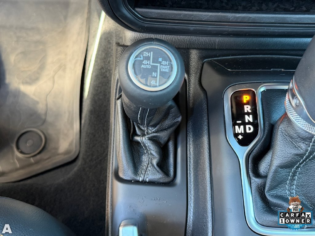 Used 2024 Jeep Wrangler Unlimited Sahara w/ Technology Group AWD/4WD image 30