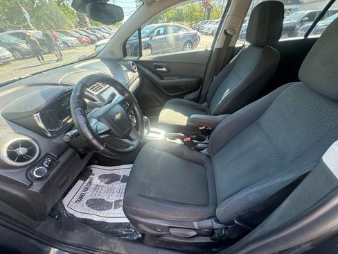 Used 2016 Chevrolet Trax LS AWD/4WD image 12