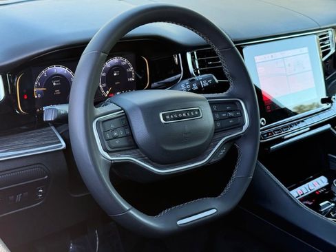 Used 2022 Jeep Wagoneer Series III w/ Flexible Seating Group image 24