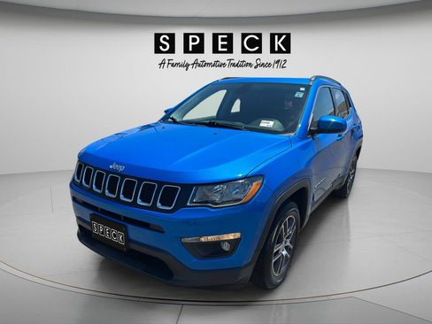 Used 2020 Jeep Compass Latitude FWD image 1