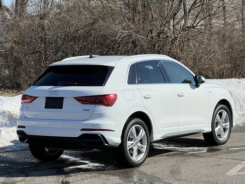 Used 2019 Audi Q3 2.0T Premium w/ Convenience Package image 6