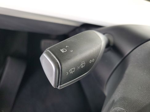 Used 2023 Tesla Model Y Long Range AWD/4WD image 22