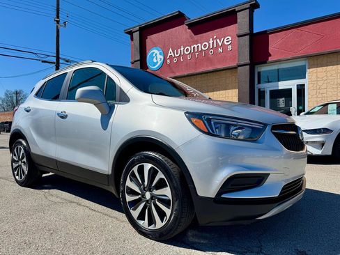 Used 2021 Buick Encore Preferred image 1