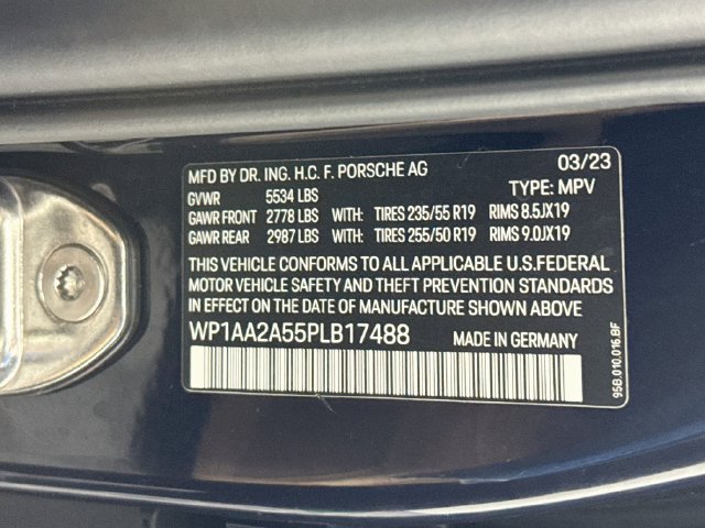 Used 2023 Porsche Macan AWD/4WD image 34