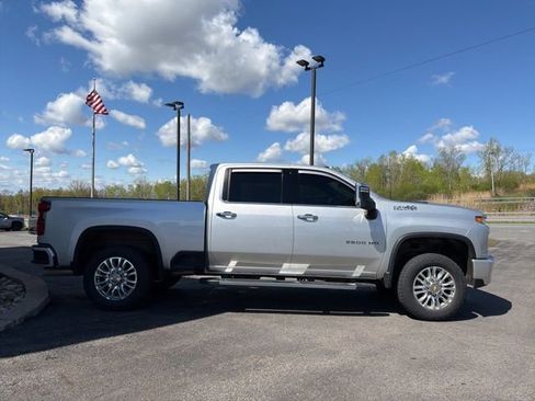 Used 2023 Chevrolet Silverado 2500 High Country w/ Z71 Off-Road Package AWD/4WD image 6