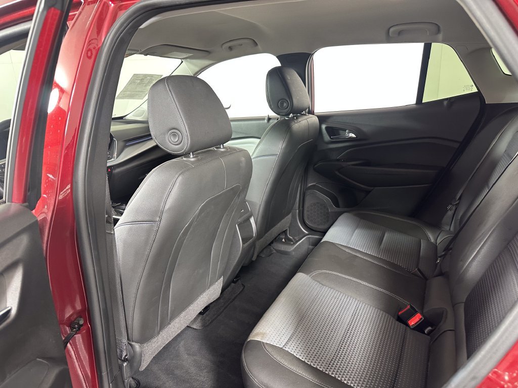 Used 2025 Chevrolet Trax LT w/ LT Convenience Package FWD image 20