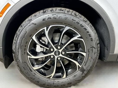 New 2026 Lincoln Nautilus Premier image 30