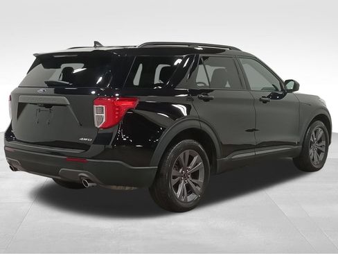 Certified 2023 Ford Explorer XLT w/ Equipment Group 202A AWD/4WD image 3
