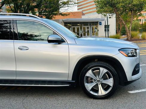 Used 2021 Mercedes-Benz GLS 450 4MATIC image 4