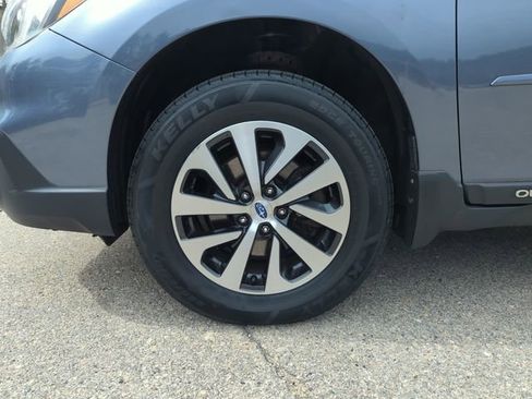 Used 2017 Subaru Outback 2.5i AWD/4WD image 31