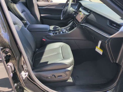 New 2026 Jeep Grand Cherokee L Limited AWD/4WD image 24