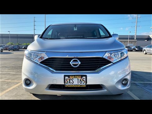 Used 2016 Nissan Quest SV image 2