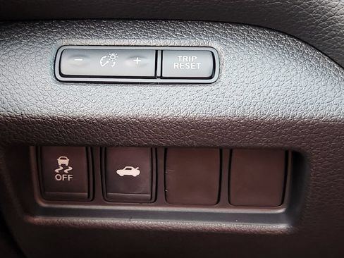 Used 2015 Nissan Altima 2.5 SV w/ Convenience Package FWD image 25