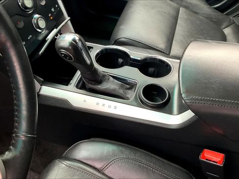 Used 2015 Ford Explorer XLT w/ Equipment Group 202B image 16